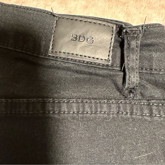 BDJ Jeans
Black High rise twig ankle 
29 w 29 L - Picture 5 of 7
